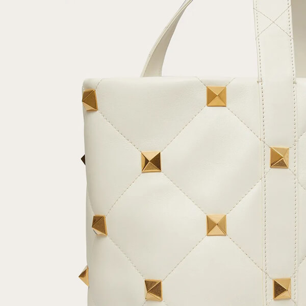 《VALENTINO》新作 ガラヴァーニ ローマンスタッズ トート VW0B0I91BSFW04